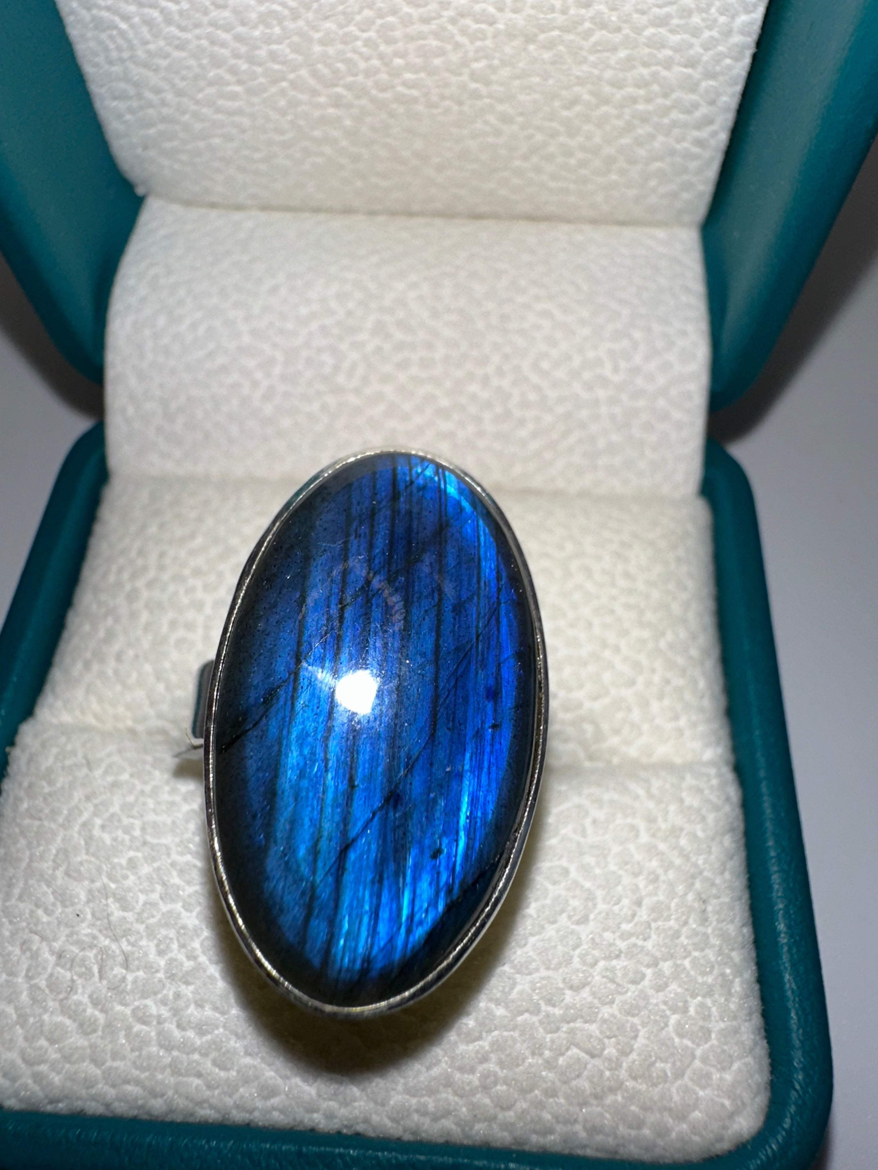 Labradorite oval ring style 4
