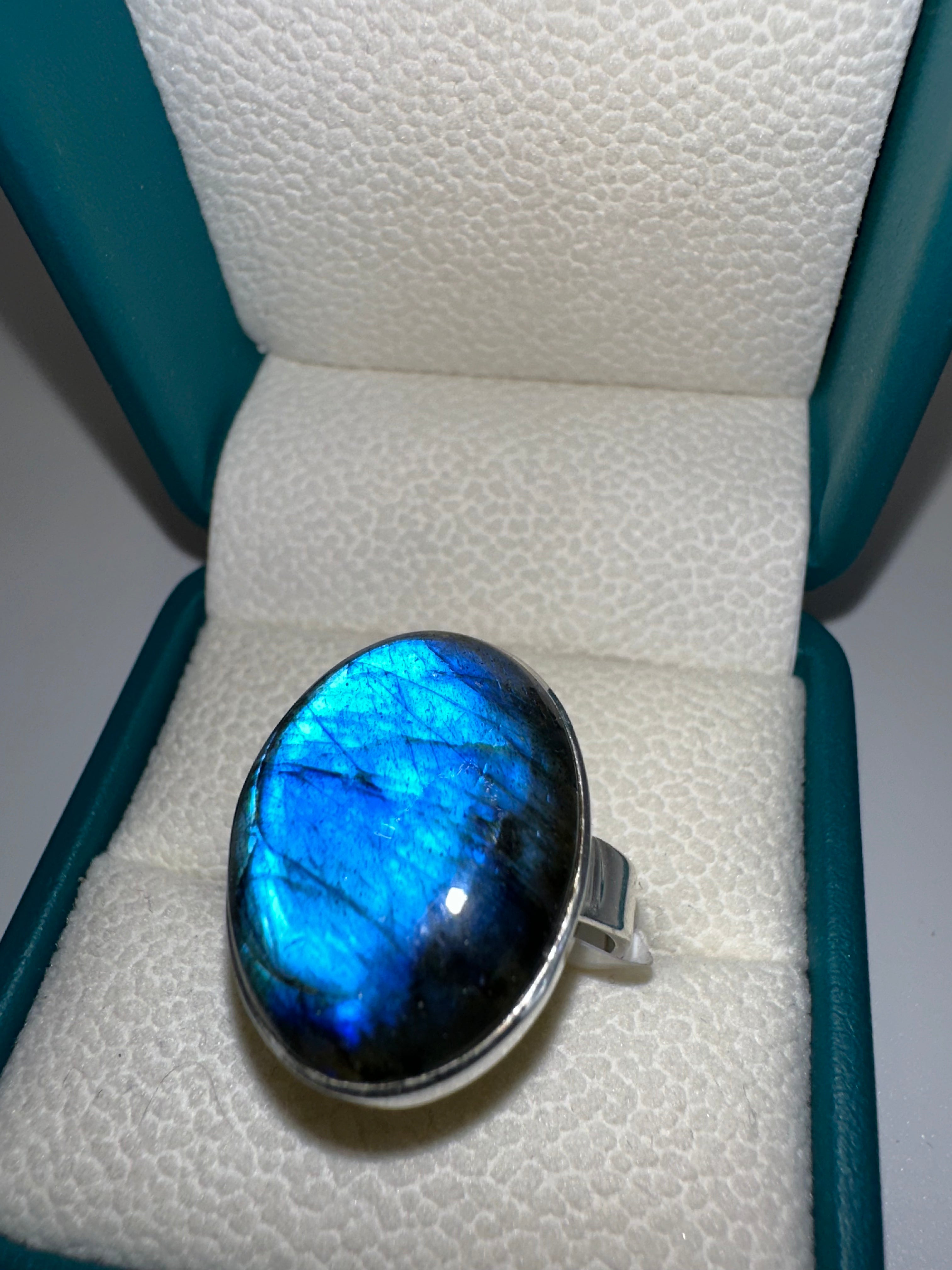 Labradorite round style ring